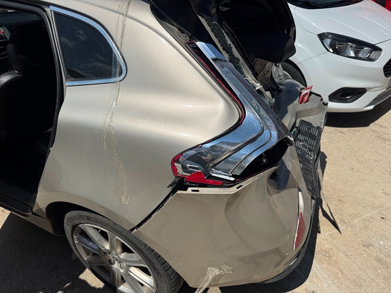VOLVO V40 Görsel 14