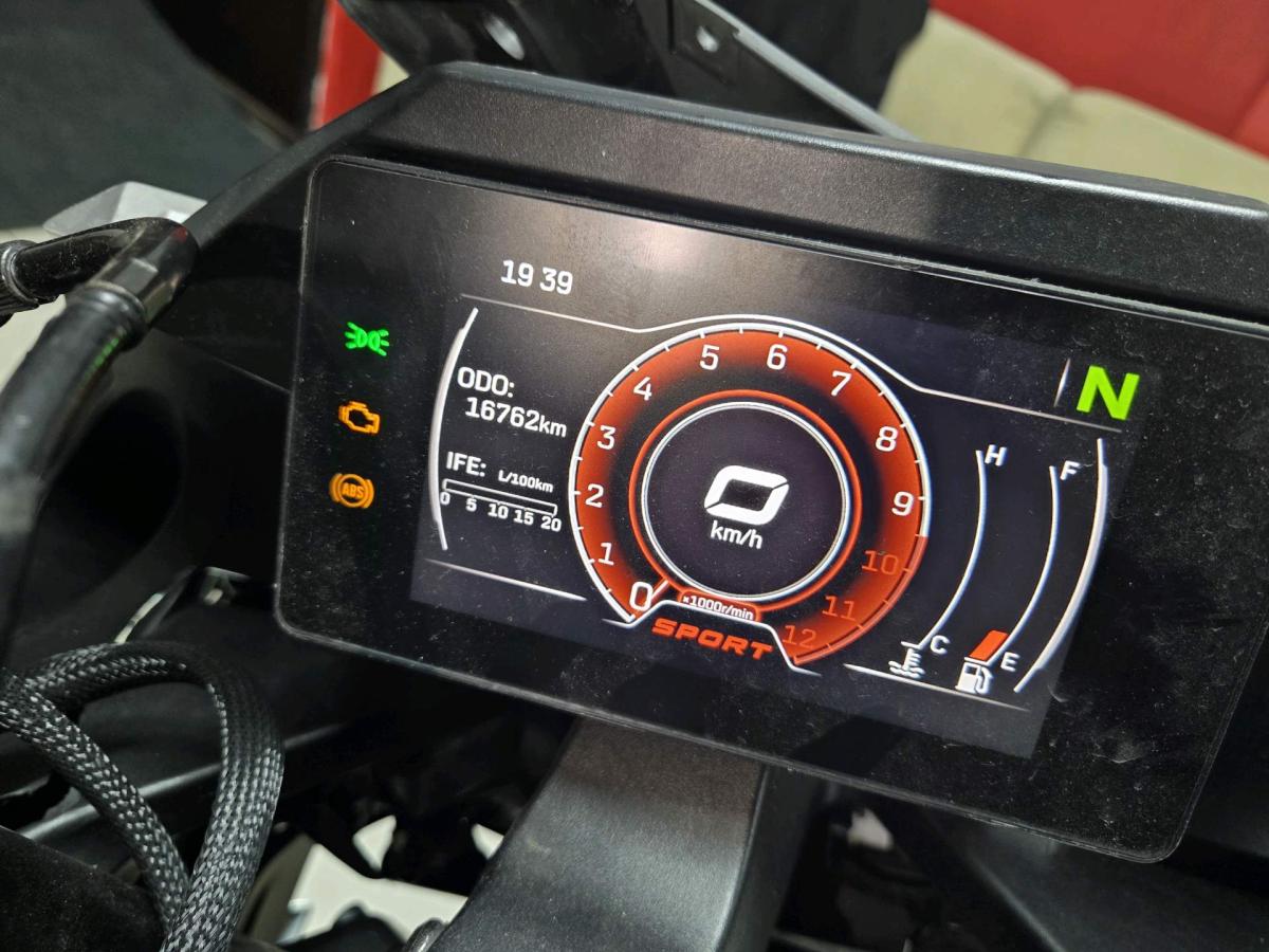 CF MOTO 250 SR Görsel 18