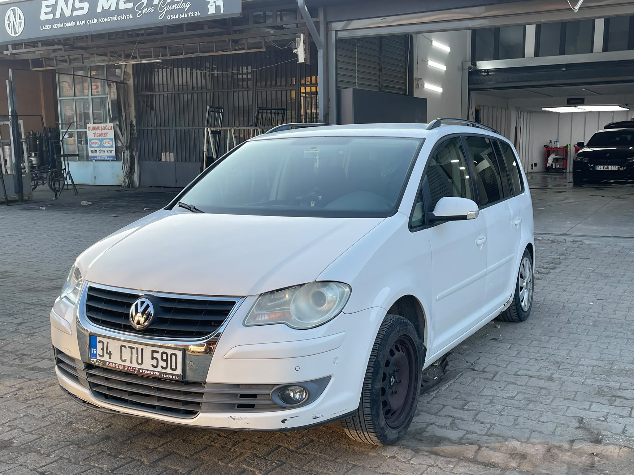 VOLKSWAGEN TOURAN Görsel 2