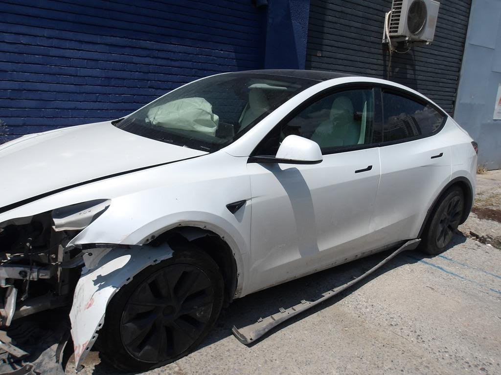 TESLA MODEL Y Görsel 3