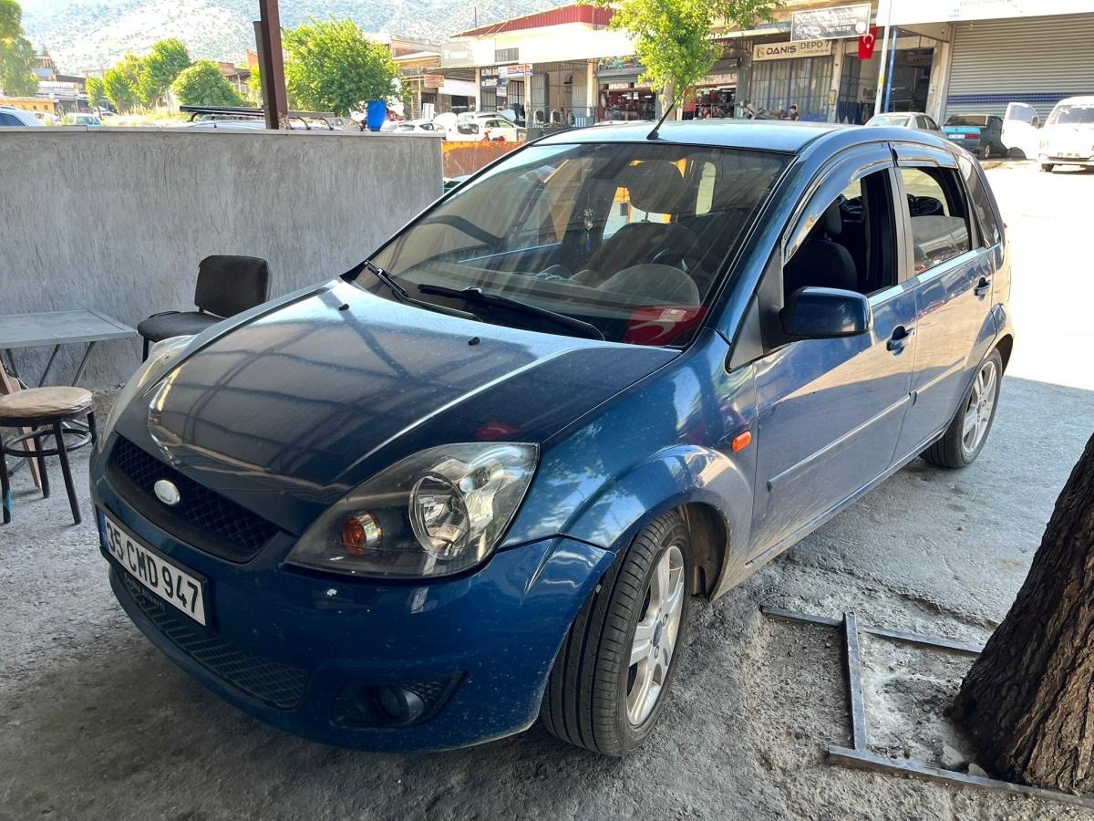 FORD FIESTA Hasarlı Araç