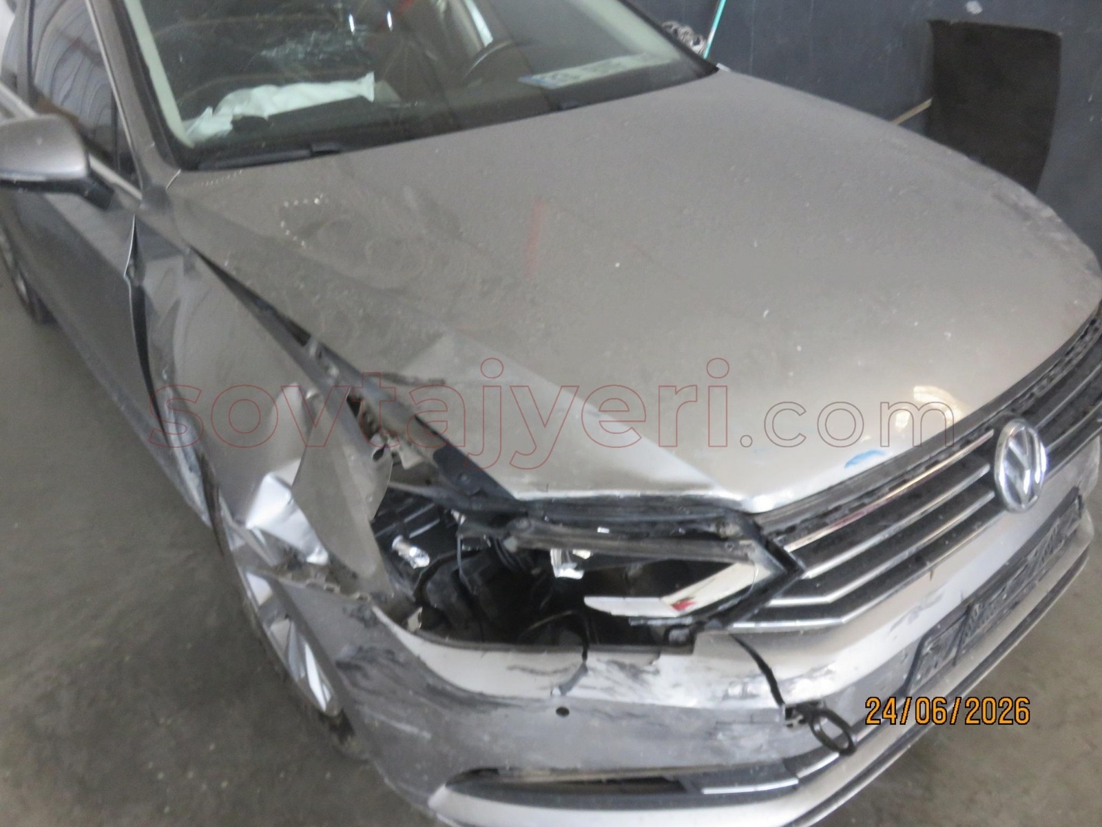 VOLKSWAGEN PASSAT Hasarlı Araç