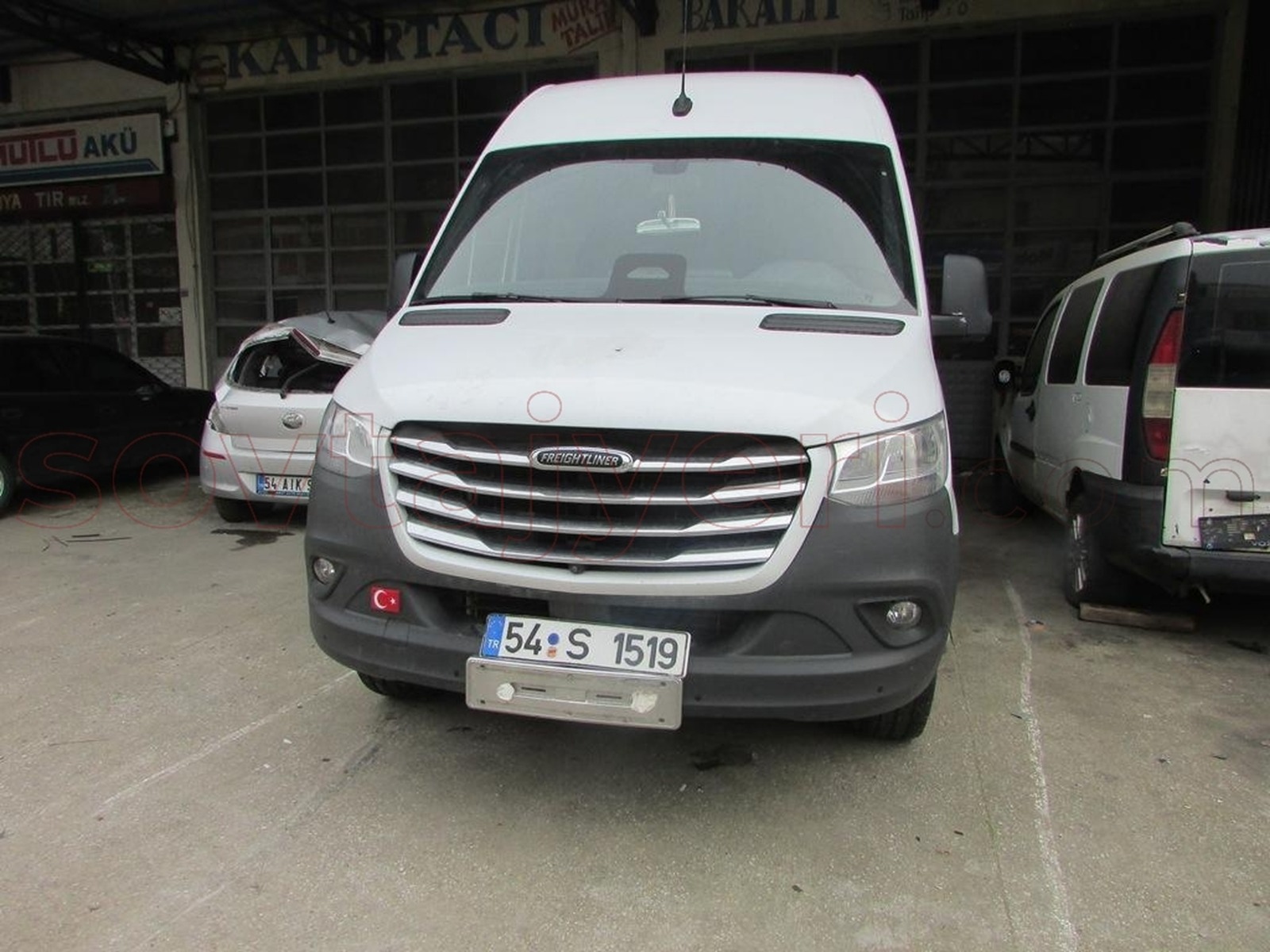 MERCEDES SPRINTER 19+1  UZUN ŞASE Hasarlı Araç
