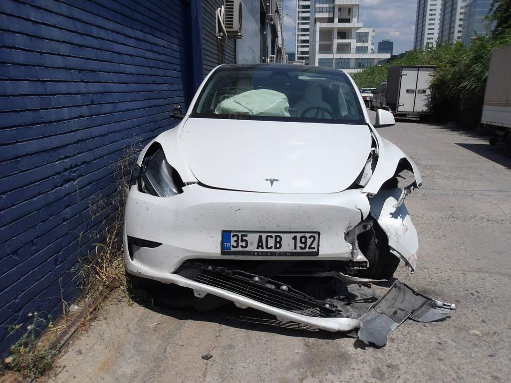 TESLA MODEL Y Hasarlı Araç